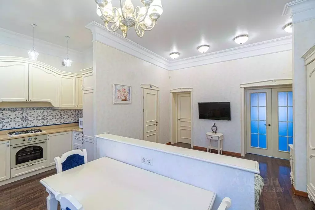 3-к кв. Севастополь ул. Большая Морская, 31 (68.7 м) - Фото 1