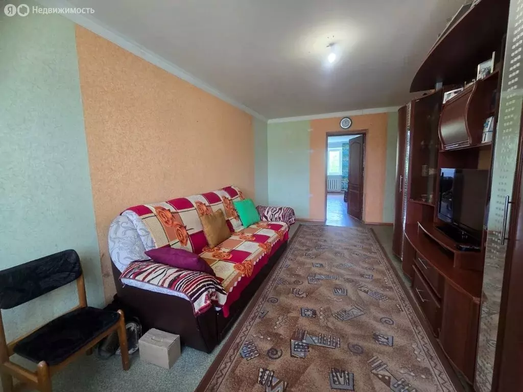 3-комнатная квартира: Краснокамск, улица Комарова, 4 (57.4 м) - Фото 1