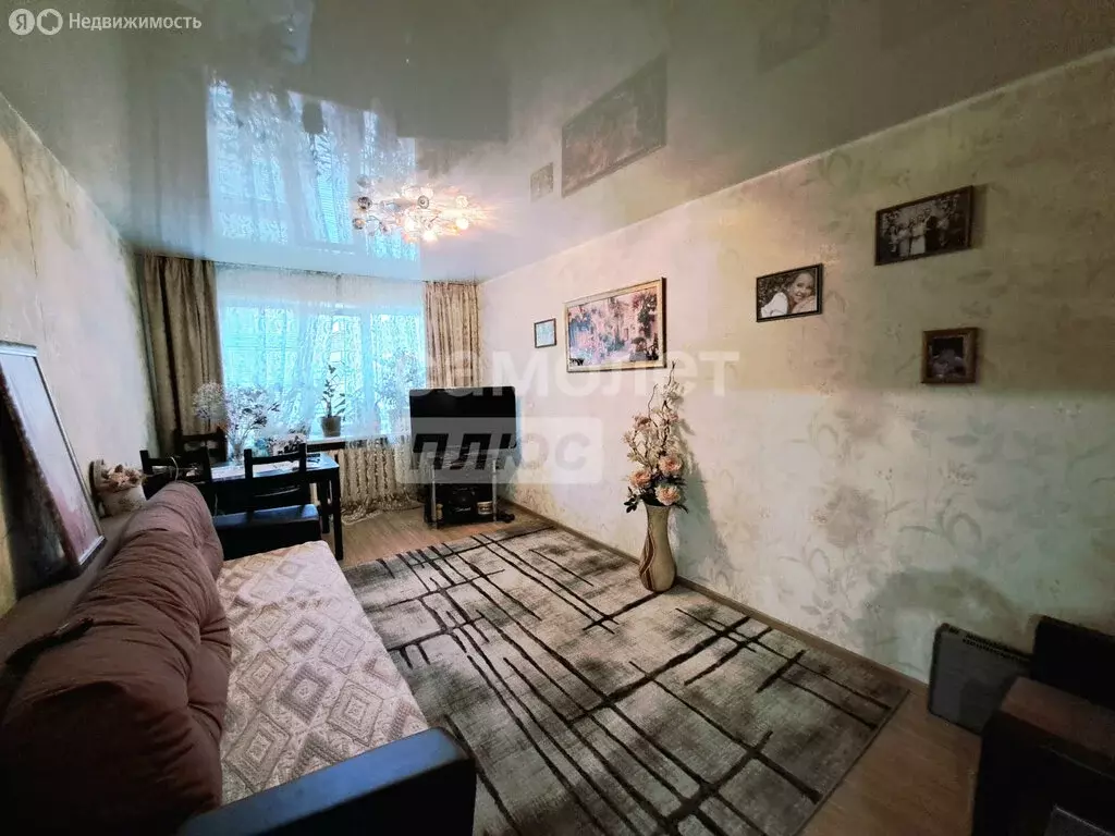 3-комнатная квартира: Киров, улица Горького, 59 (66.8 м) - Фото 1