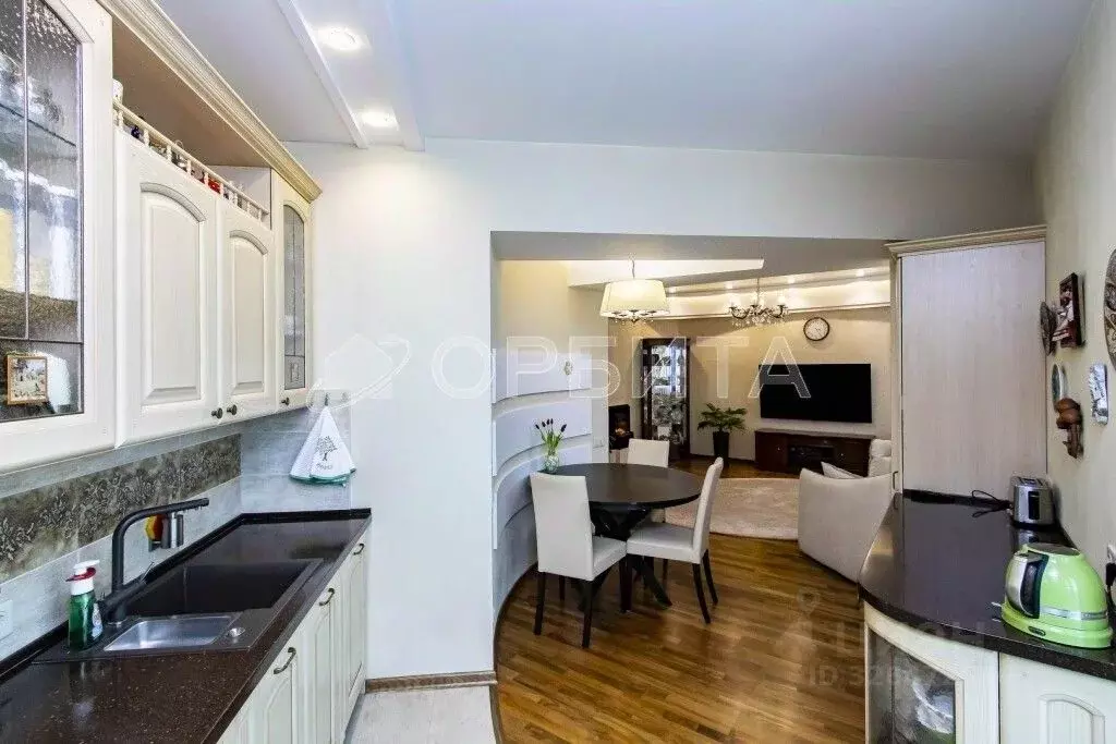 3-к кв. Тюменская область, Тюмень ул. Малыгина, 4 (104.0 м) - Фото 2