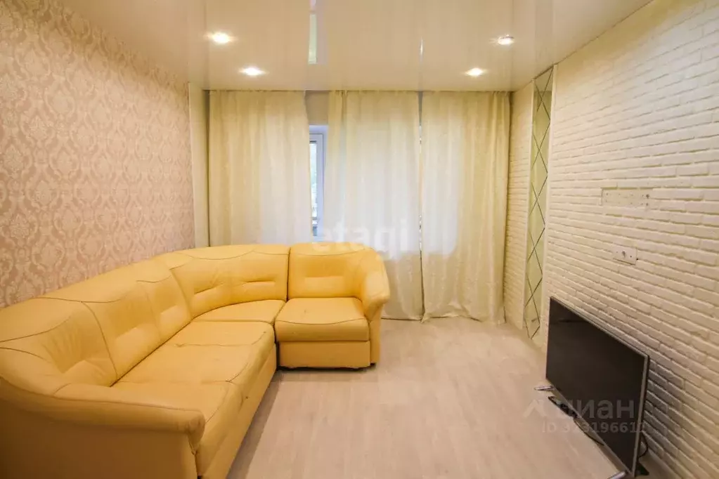 2-к кв. Свердловская область, Екатеринбург ул. Бисертская, 2А (43.5 м) - Фото 1