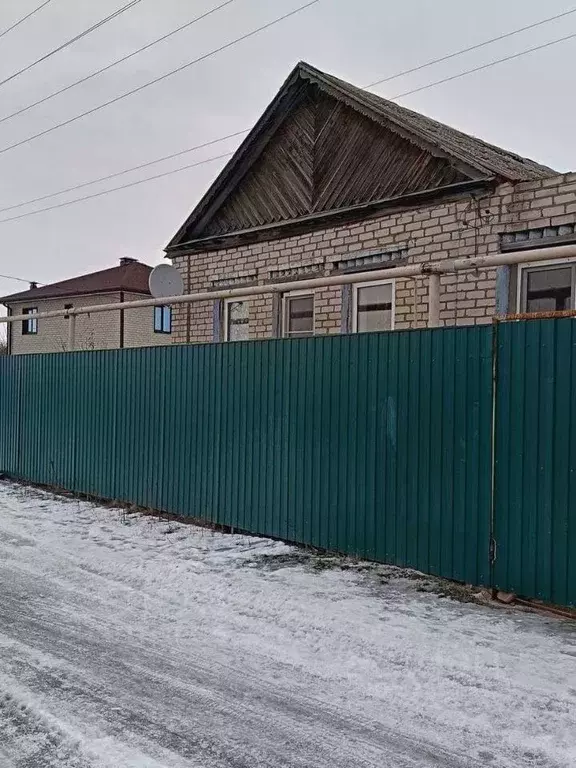 Дом в Волгоградская область, Среднеахтубинский район, Фрунзенское ... - Фото 1