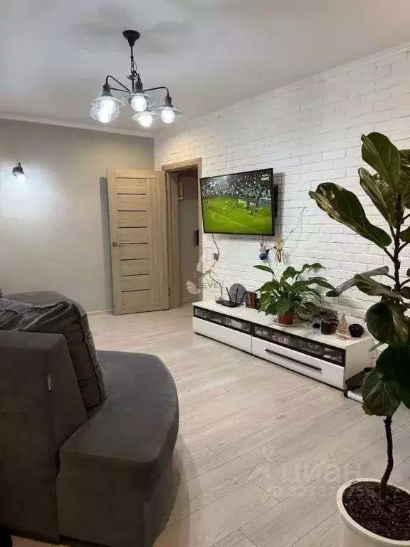 3-к кв. Саратовская область, Энгельс ул. Колотилова, 6б (76.8 м) - Фото 1