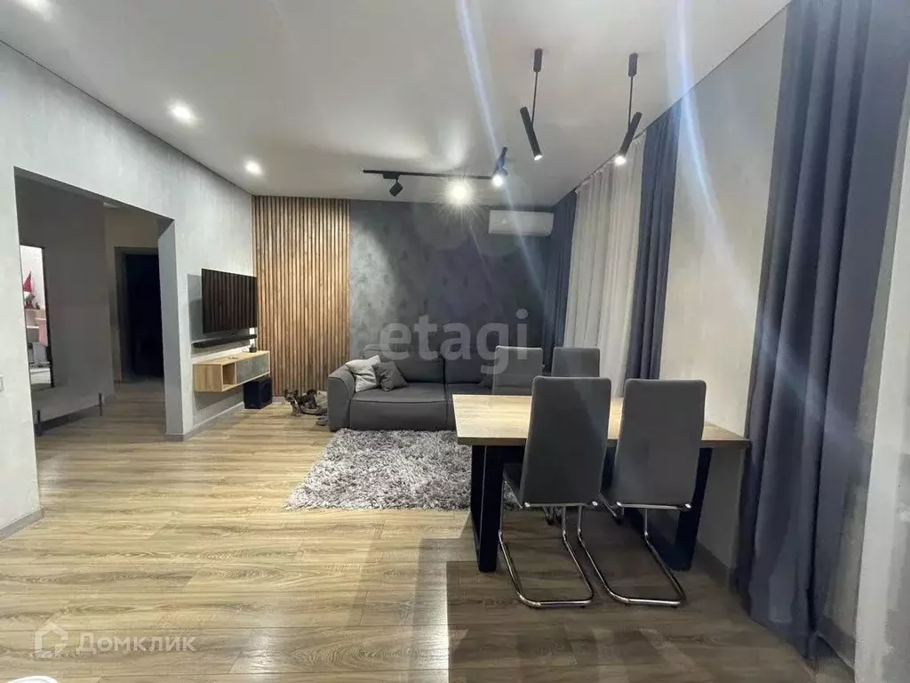 Продаётся 2-к квартира, 70 м - Фото 0