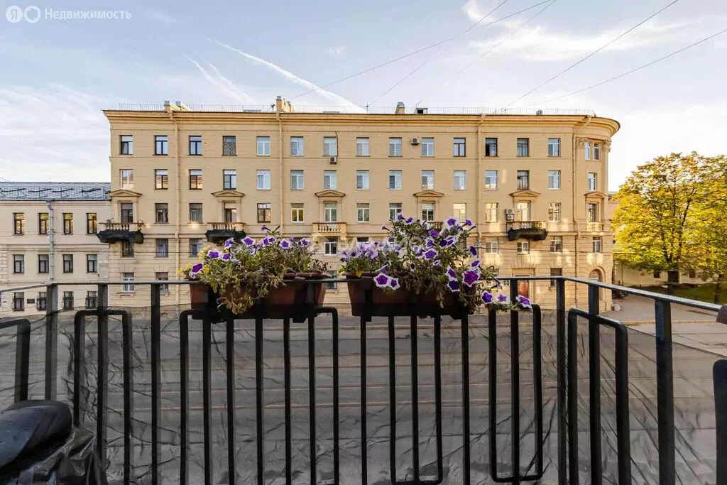 3-комнатная квартира: Санкт-Петербург, 21-я линия Васильевского ... - Фото 1