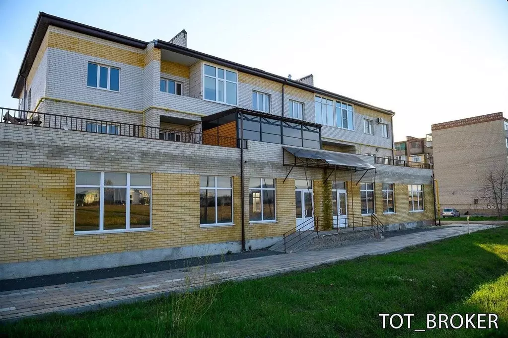 Торговая площадь в Ростовская область, Миллерово Черноморская ул., 61В ... - Фото 1
