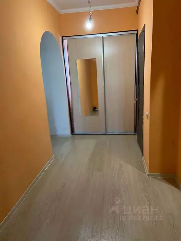 Дом в Башкортостан, Миякинский район, с. Киргиз-Мияки ул. Мажита . - Фото 1