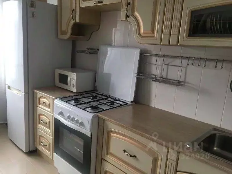 2-к кв. Краснодарский край, Геленджик Южный мкр, ул. Жуковского, 18 ... - Фото 1