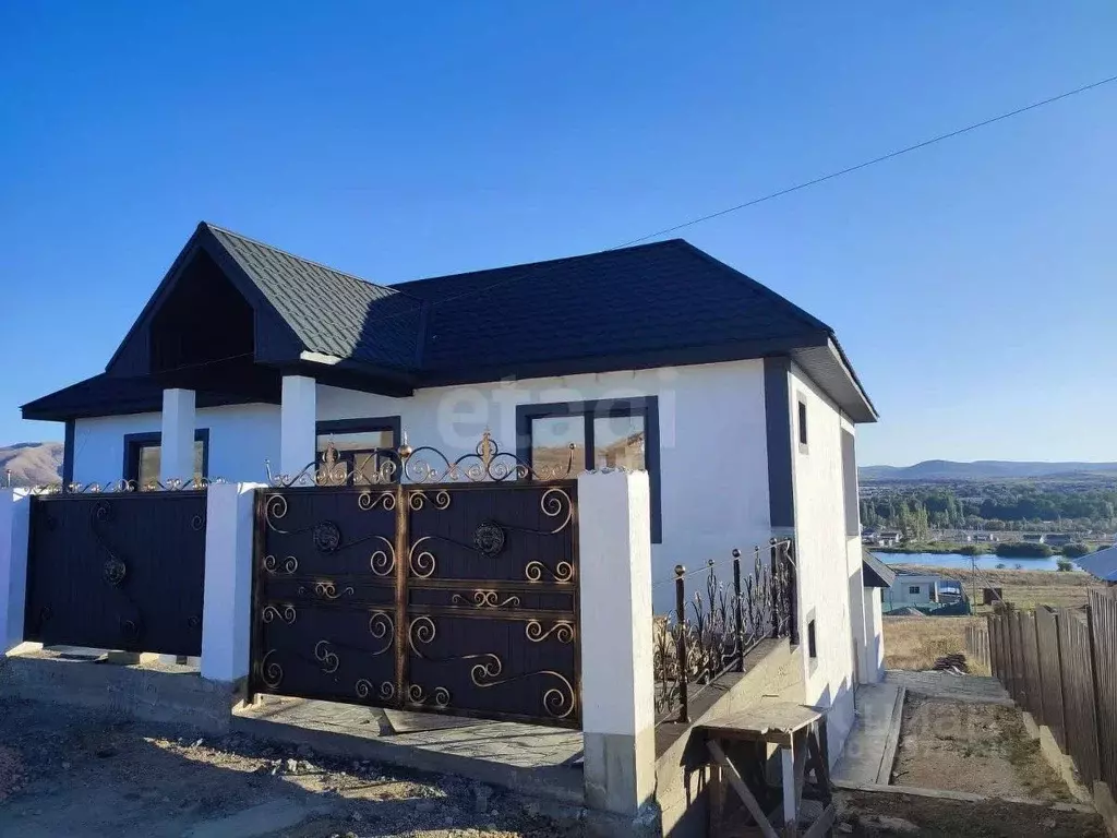 Дом в Крым, Симферопольский район, с. Доброе ул. Тынчлык (130 м) - Фото 1