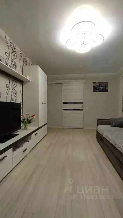 2-к кв. Волгоградская область, Волгоград ул. Кирова, 111 (39.2 м) - Фото 2