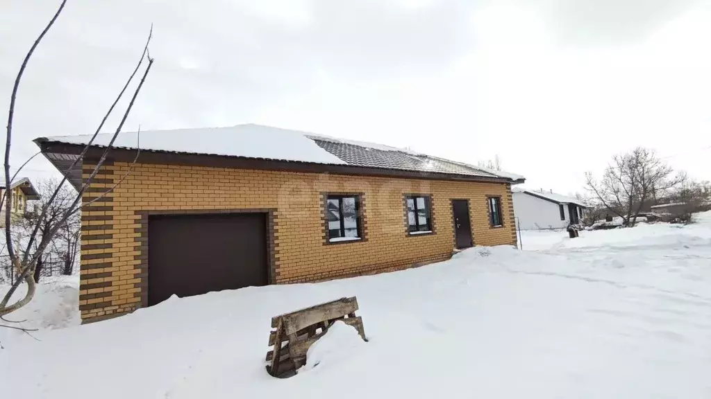 Дом в Башкортостан, Ишимбай Партизанская ул., 6 (110 м) - Фото 1