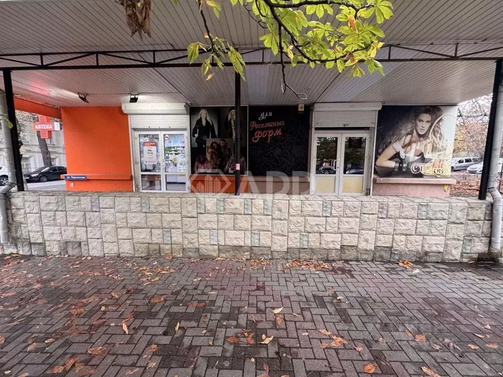 Торговая площадь в Краснодарский край, Геленджик ул. Горького, 10 (42 ... - Фото 1