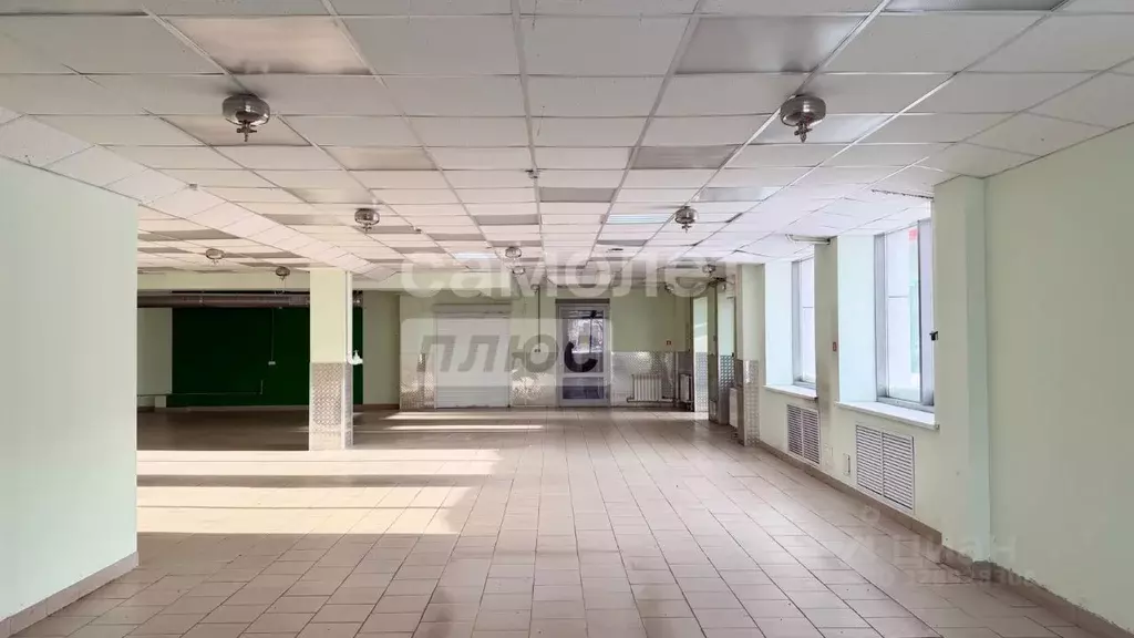 Торговая площадь в Кировская область, Киров ул. Воровского, 107 (420 ... - Фото 2