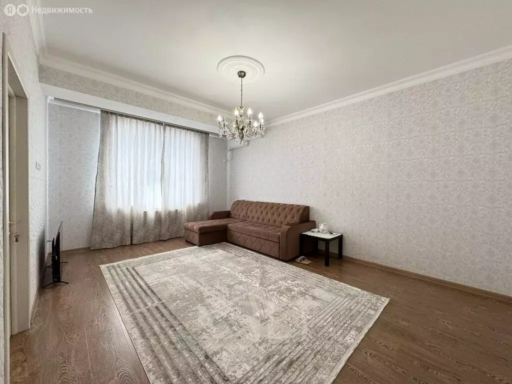 3-комнатная квартира: Махачкала, улица Хизроева, 81к1 (81 м) - Фото 1