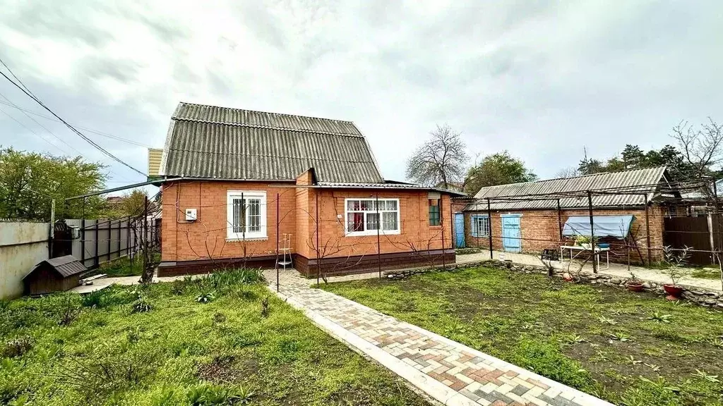 Дом в Краснодарский край, Лабинск ул. Энгельса, 68 (79 м) - Фото 2