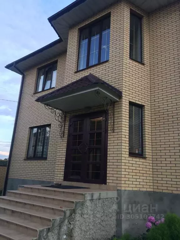 Дом в Брянская область, Брянск ул. Демьяна Бедного, 77 (210 м) - Фото 1