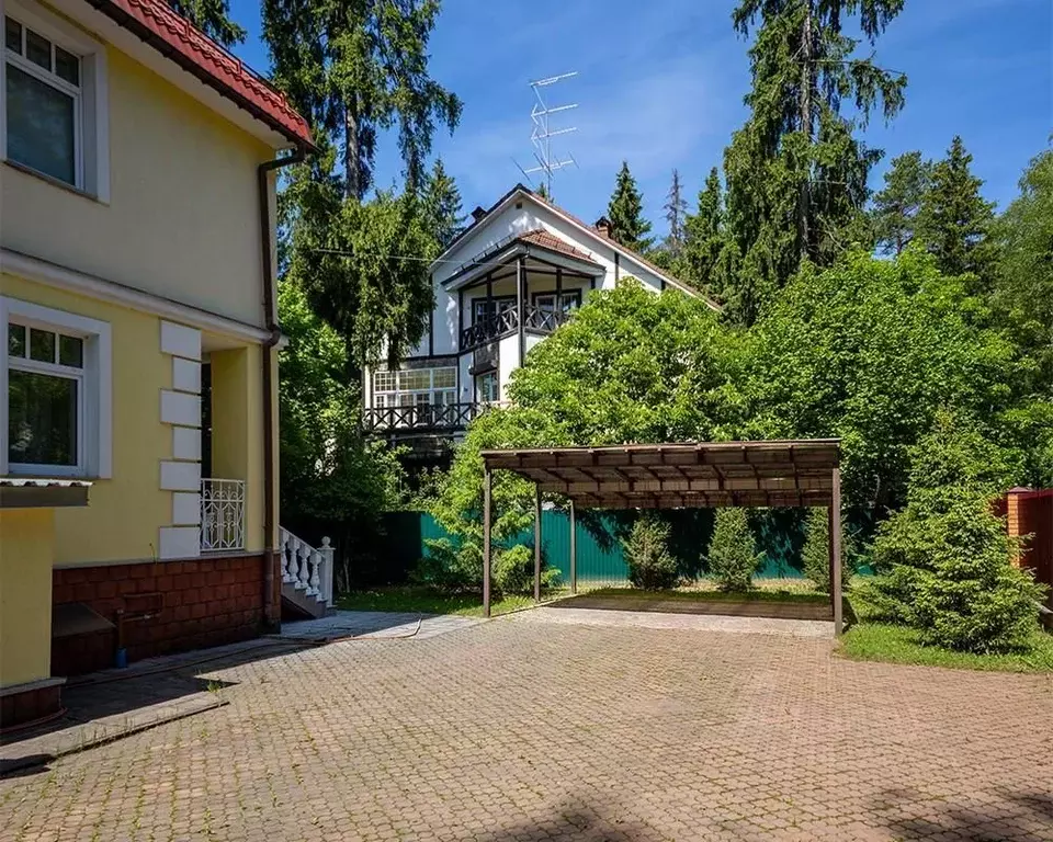 Дом в Московская область, Одинцовский городской округ, с. Жаворонки, ... - Фото 0