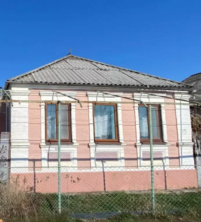 Дом в Краснодарский край, Темрюк ул. Энгельса, 61А (40 м) - Фото 1