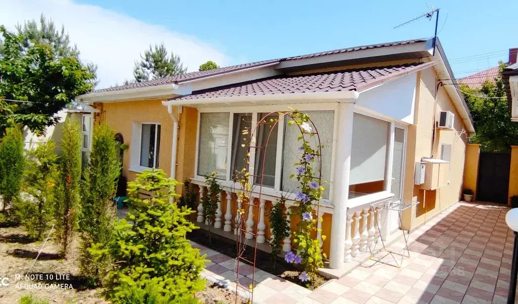 Дом в Крым, Евпатория городской округ, Заозерное пгт ул. Курортная, 12 ... - Фото 1