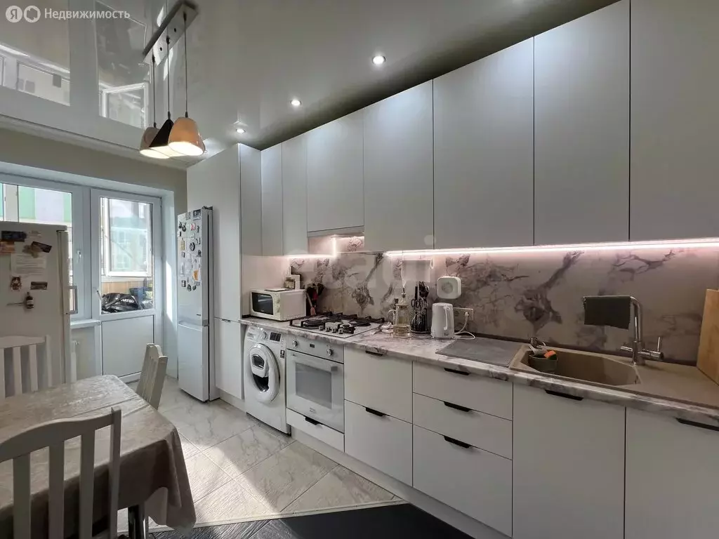2-комнатная квартира: Астрахань, улица Космонавтов, 18к3 (51.7 м) - Фото 1