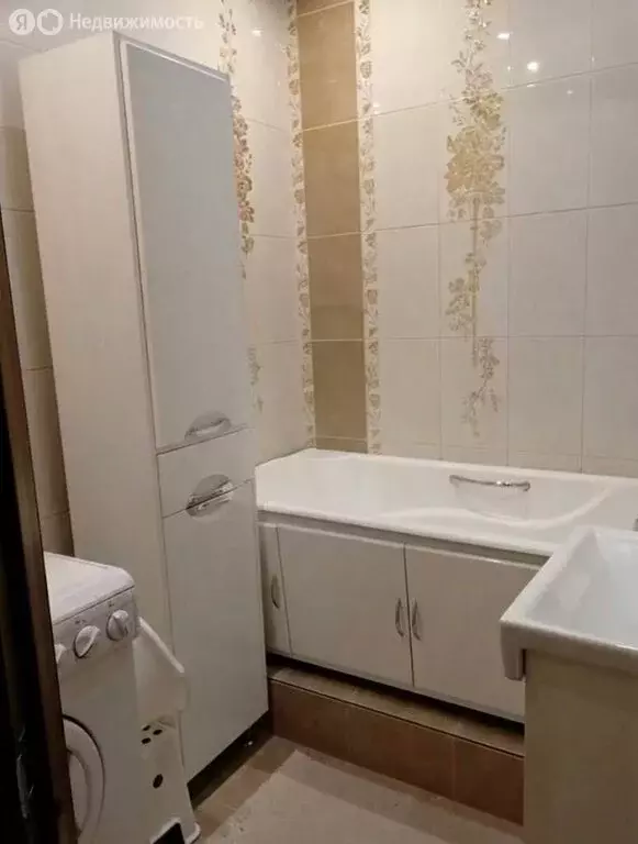 3-комнатная квартира: Тюмень, улица Седова, 17 (82.4 м) - Фото 1