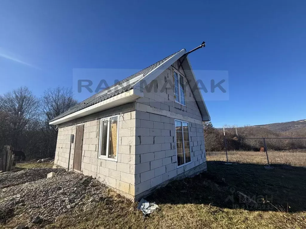 Дом в Адыгея, Майкопский район, Даховская ст-ца ул. Лесная (40 м) - Фото 1