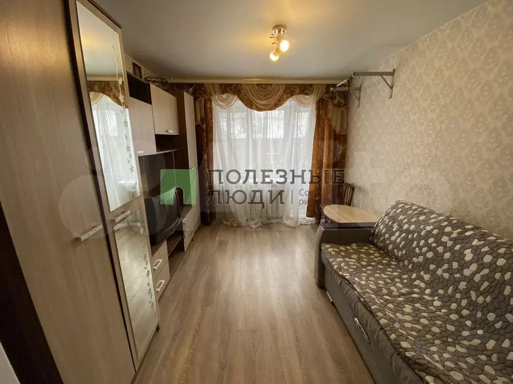 Комната 13,5 м в 6-к., 4/4 эт. - Фото 0