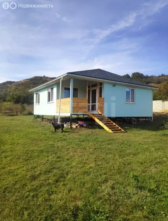 Дом в Белогорский район, Богатовское сельское поселение, село Красная ... - Фото 1