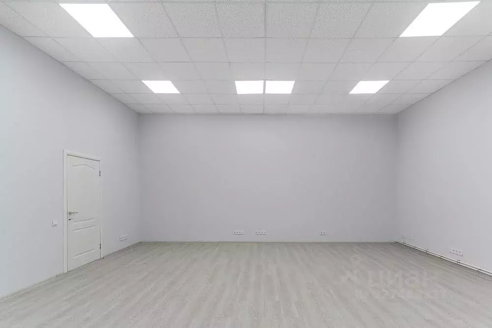 Офис в Приморский край, Владивосток ул. Бестужева, 21А (100 м) - Фото 1