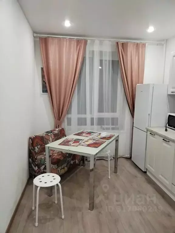 1-к кв. Волгоградская область, Волгоград ул. Тракторостроителей, 27 ... - Фото 0