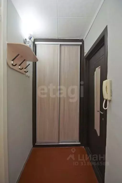 1-к кв. Омская область, Омск Сибирский просп., 6 (30.5 м) - Фото 0