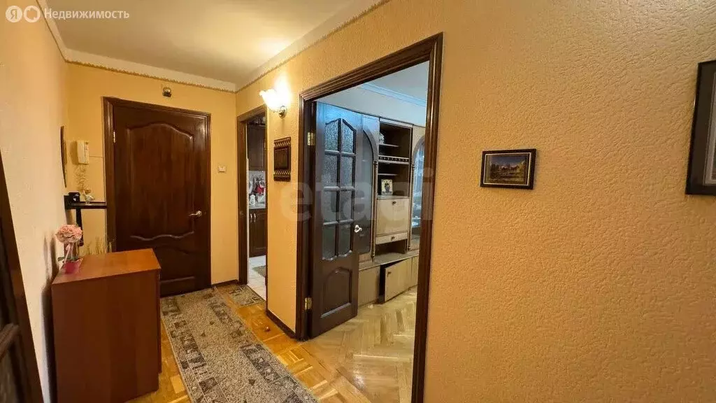 4-комнатная квартира: Майкоп, Адыгейская улица, 16 (80.4 м) - Фото 1