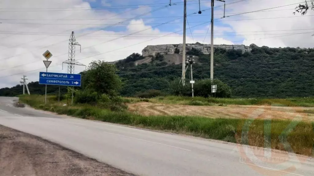 Участок в Крым, Симферопольский район, Перовское с/пос, с. ... - Фото 1