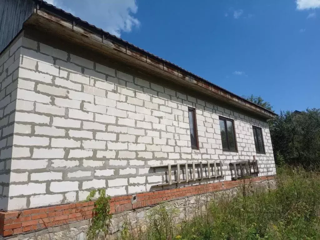 Дом в Калужская область, Юхнов ул. Андреева, 14А (177 м) - Фото 1