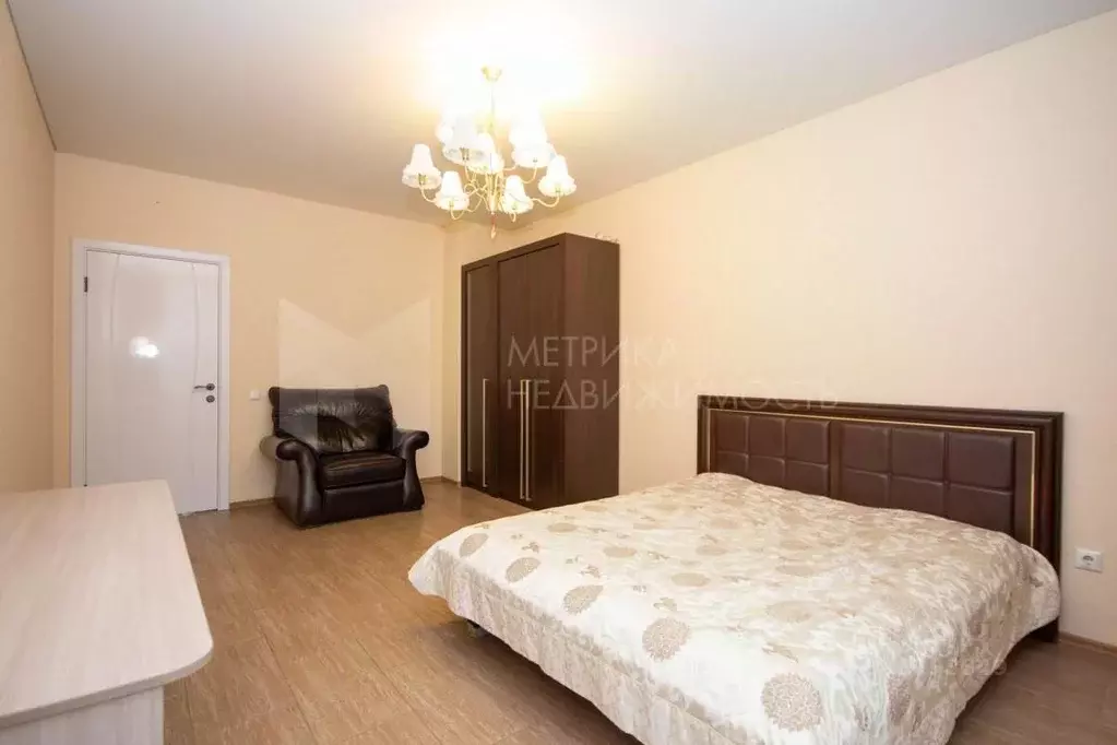 2-к кв. Тюменская область, Тюмень ул. Малыгина, 2 (81.4 м) - Фото 0