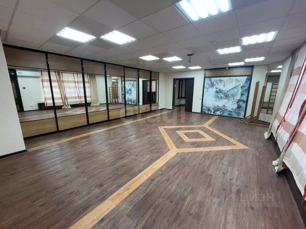 Офис в Тюменская область, Тюмень ул. Максима Горького, 83 (267 м) - Фото 1