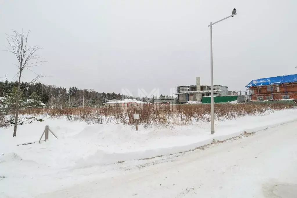 Участок в Московская область, Одинцовский городской округ, д. ... - Фото 1