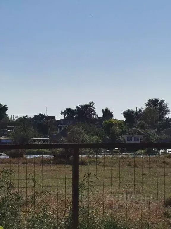 Дом в Астраханская область, Икрянинский район, с. Оранжереи ул. ... - Фото 1