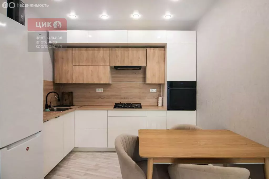 2-комнатная квартира: Рязань, Быстрецкая улица, 10 (65.9 м) - Фото 2