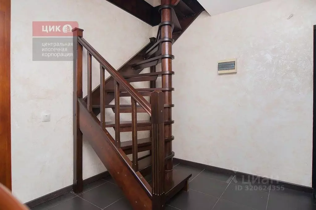 3-к кв. Рязанская область, Рязань Вишневая ул., 32 (111.0 м) - Фото 2