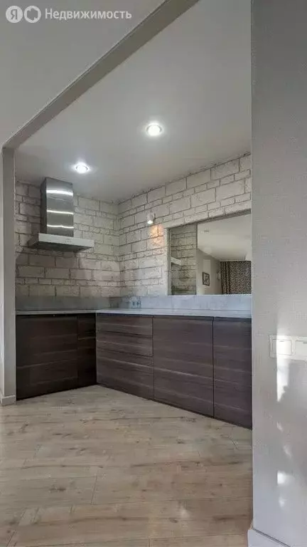 4-комнатная квартира: Томск, улица Говорова, 6 (100 м) - Фото 1