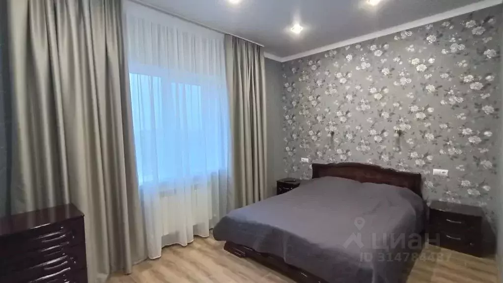 Дом в Белгородская область, Старый Оскол ул. Алтайская, 20 (100 м) - Фото 1