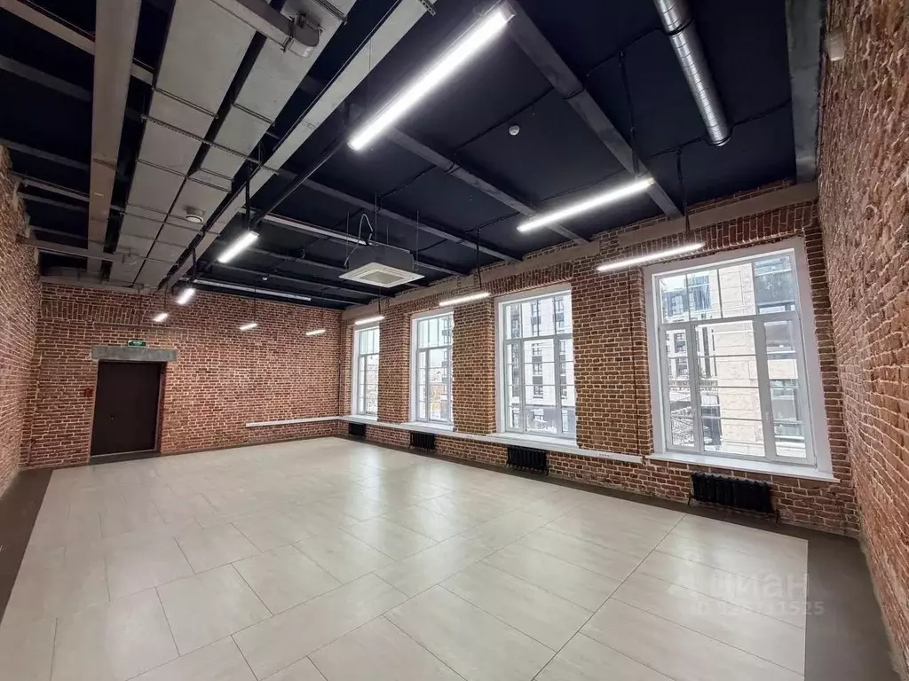 Помещение свободного назначения в Свердловская область, Екатеринбург ... - Фото 1