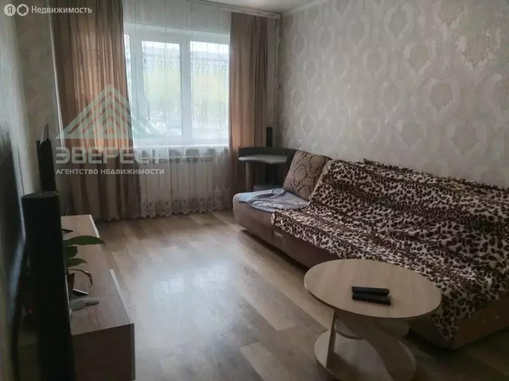 3-комнатная квартира: Абакан, улица Пушкина, 170 (61 м) - Фото 1
