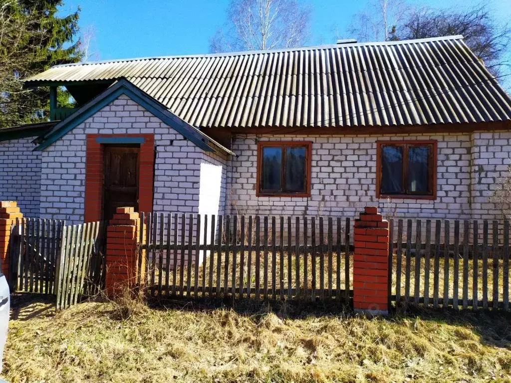Дом в Брянская область, Жуковский муниципальный округ, Деревня Гришина ... - Фото 0