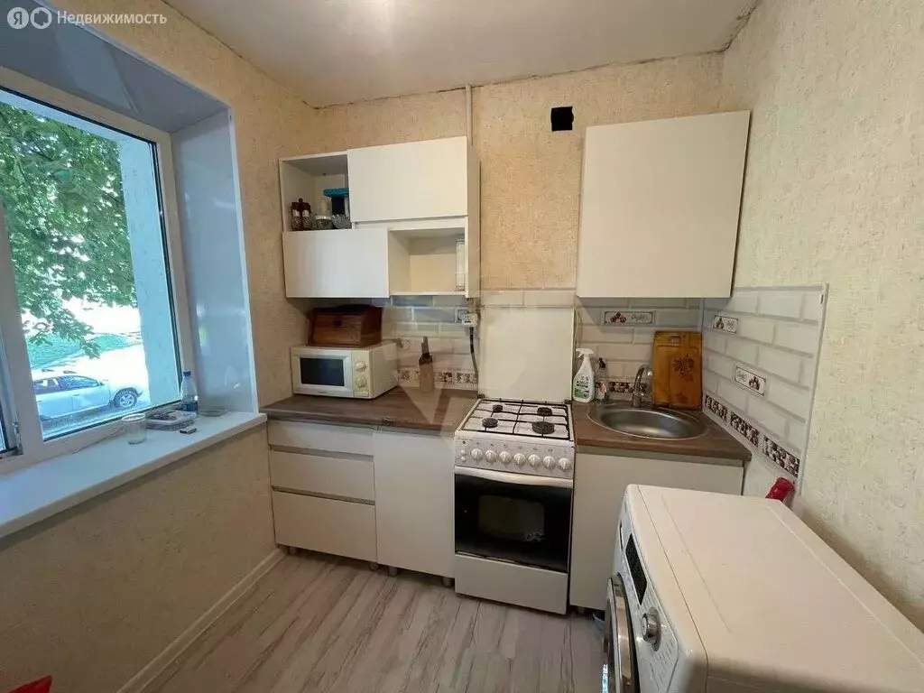 3-комнатная квартира: Старый Оскол, микрорайон Лебединец, 2 (60.5 м) - Фото 1