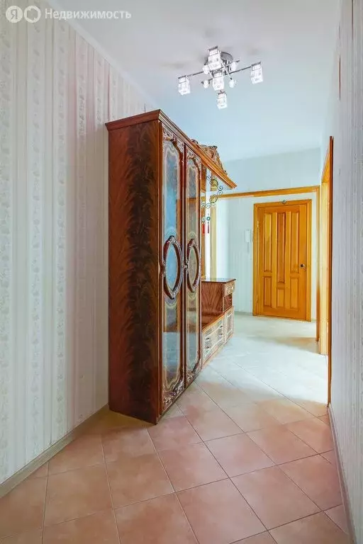 3-комнатная квартира: Хабаровск, Саратовская улица, 10 (64.8 м) - Фото 0