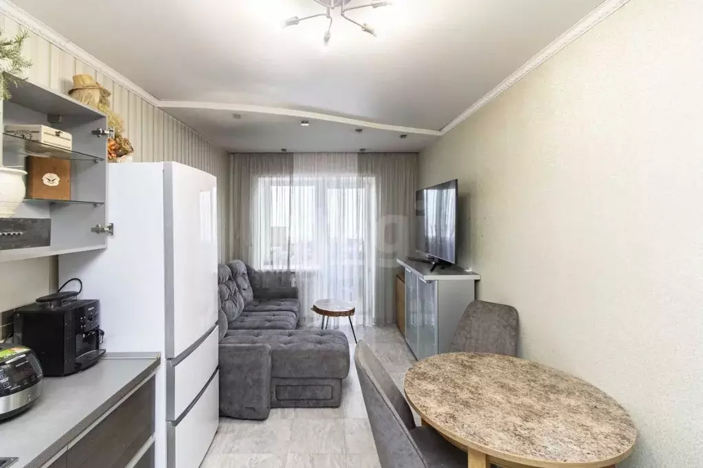 3-к кв. Тюменская область, Тюмень ул. Котельщиков, 2 (101.3 м) - Фото 1