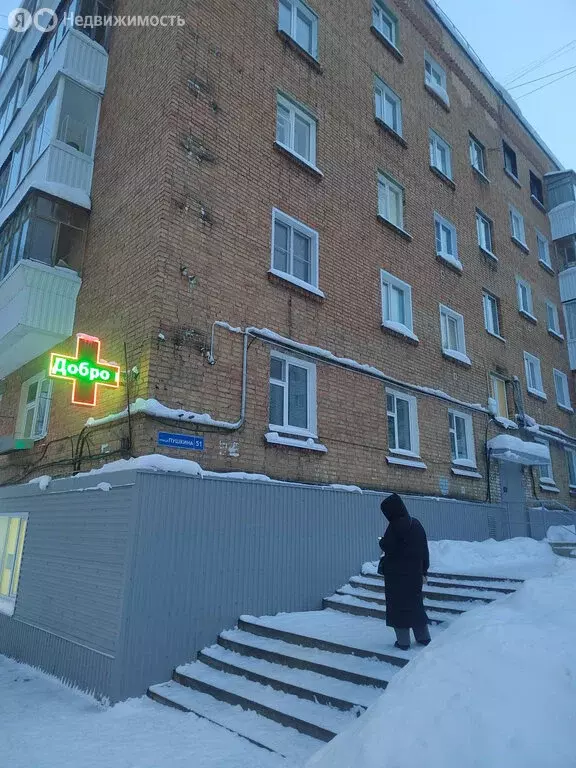 4-комнатная квартира: Сыктывкар, улица Пушкина, 51 (59.9 м) - Фото 1