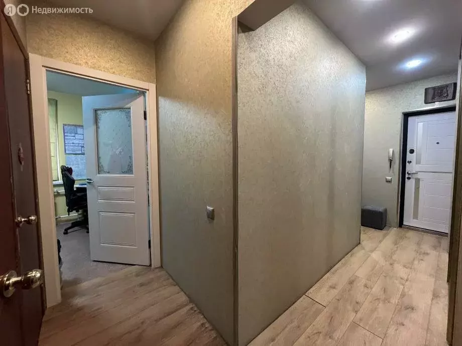 3-комнатная квартира: Самара, проспект Кирова, 346 (78 м) - Фото 1